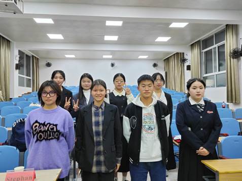 说明: D:/1. 学生会/语音语调大赛/231109语音语调决赛(周芝爽)/周芝爽 (25).jpg周芝爽 (25)